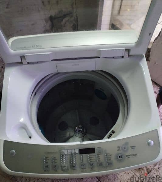 LG TOP LOAD WASHING FOR SALE IN THE VERY GOOD CONDITION 1