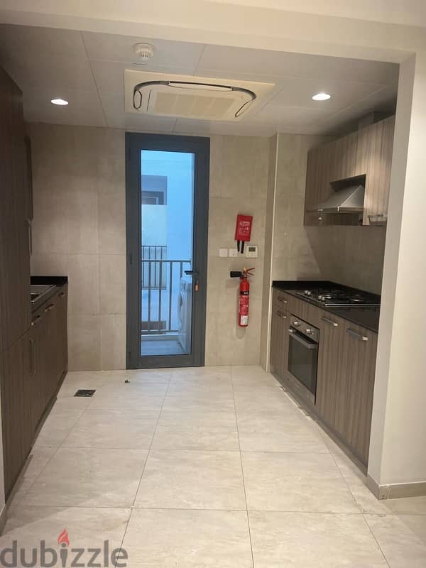 Apartment  in Muscat Hills   شقة في مسقط هيلز 1