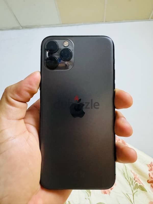 i phone 11 pro max 256 gb good condition 2