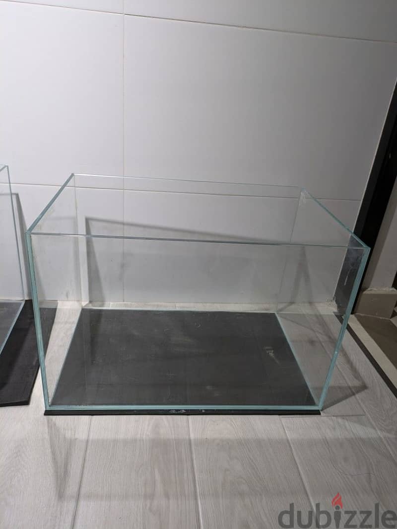 i will make custom fish tank in any size 6