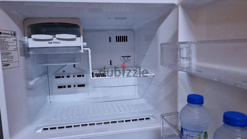 Almost new refrigerator LG liters , ثلاجة إل جي استعمال فترة قليلة 0