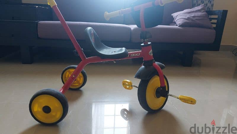 3 wheeler cycle. ( age 1 to 4 may be) 1