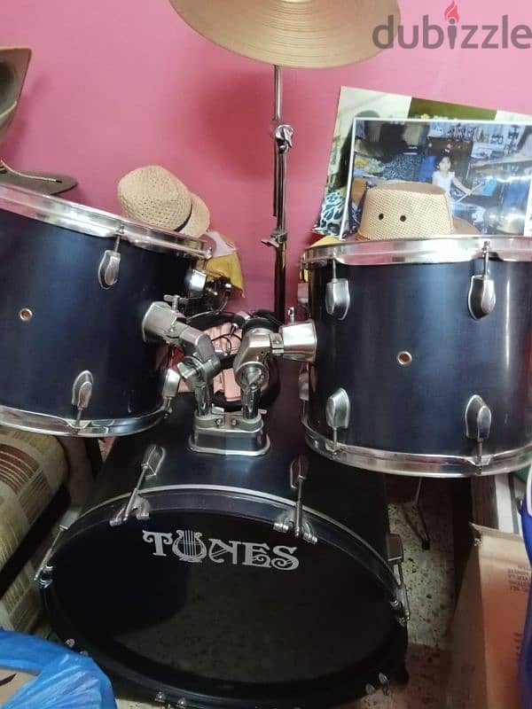 Music band and showcase for sale 1