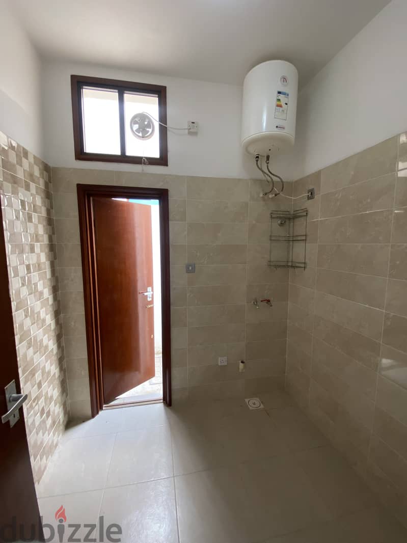 6me37-Beautiful 3+1BHK Villa For Rent in Qurum 9