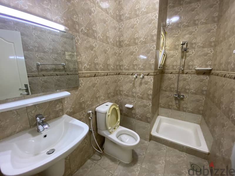 6me38-Amazing 5+1 BHK Compound Villa for Rent in Qurum 15