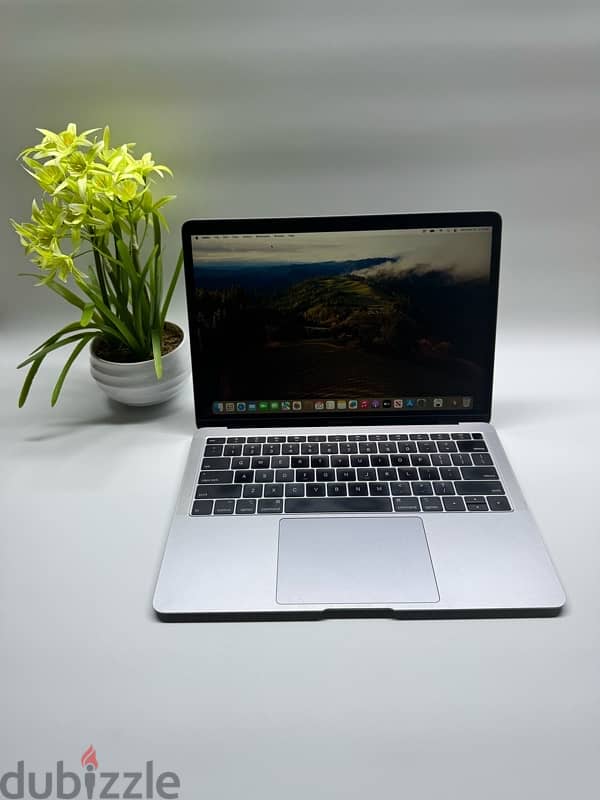 Macbook pro 2019, i5 9th, 16gb ram, 512gb ssd 1