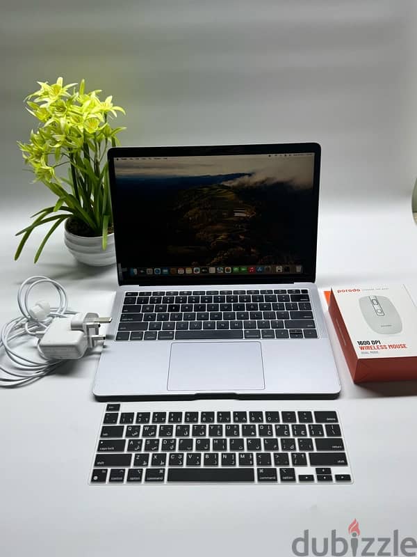 Macbook Air 2018, i5 8th, 8gb ram, 128gb ssd 9