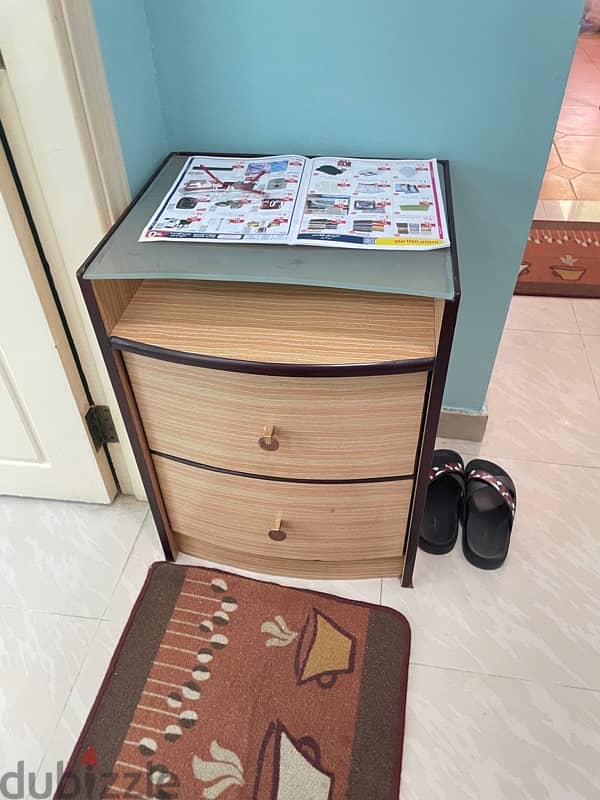 Furniture available in Al khuwair 33 6