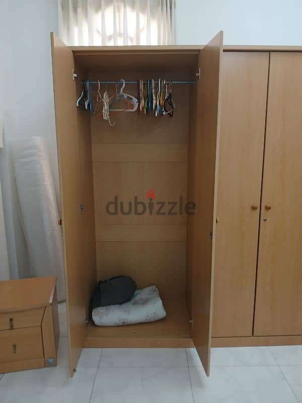 wardrobe 4 doors with side table 2