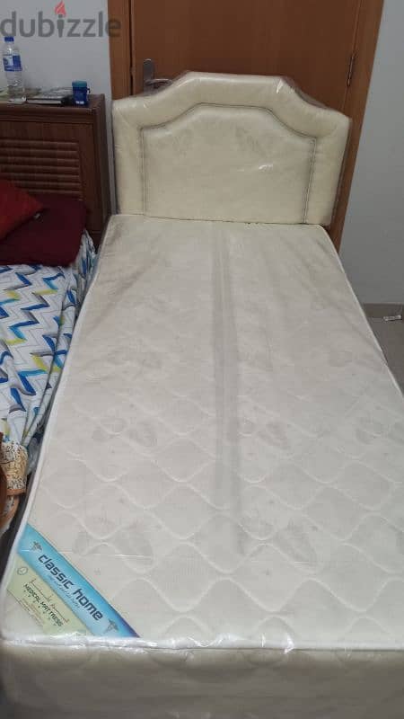 MATRESS, TV TROLLEY SINGLE BED 5