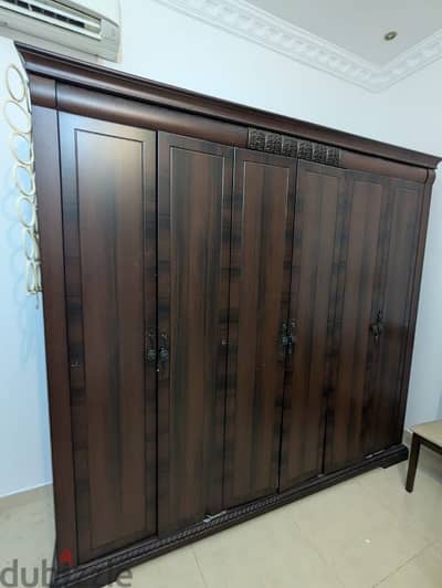 6 doors cupboard and dresser and two side table for sale