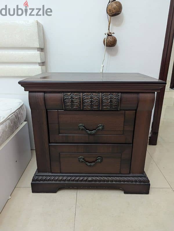 6 doors cupboard and dresser and two side table for sale 1