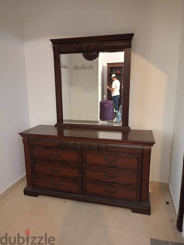 6 doors cupboard and dresser and two side table for sale 5