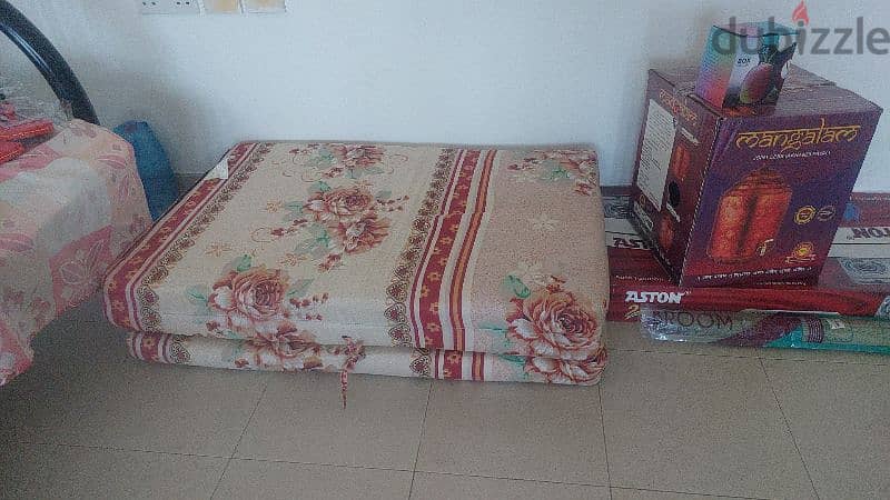 single bed folding sofa com mattress and ,many items  inside  photo 10