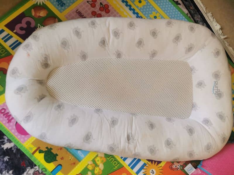 baby bed and baby feeding pillow 1