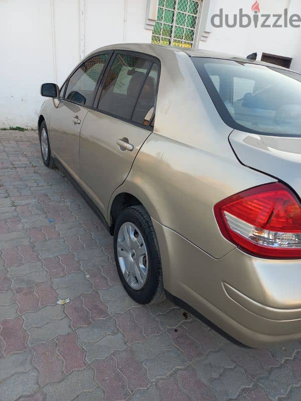 Nissan Tiida 2000 0