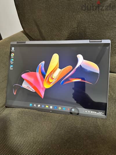 Lenovo Yoga 7i Touch 15.6 Inch 1TB/16GB Intel Core 7 Ultra