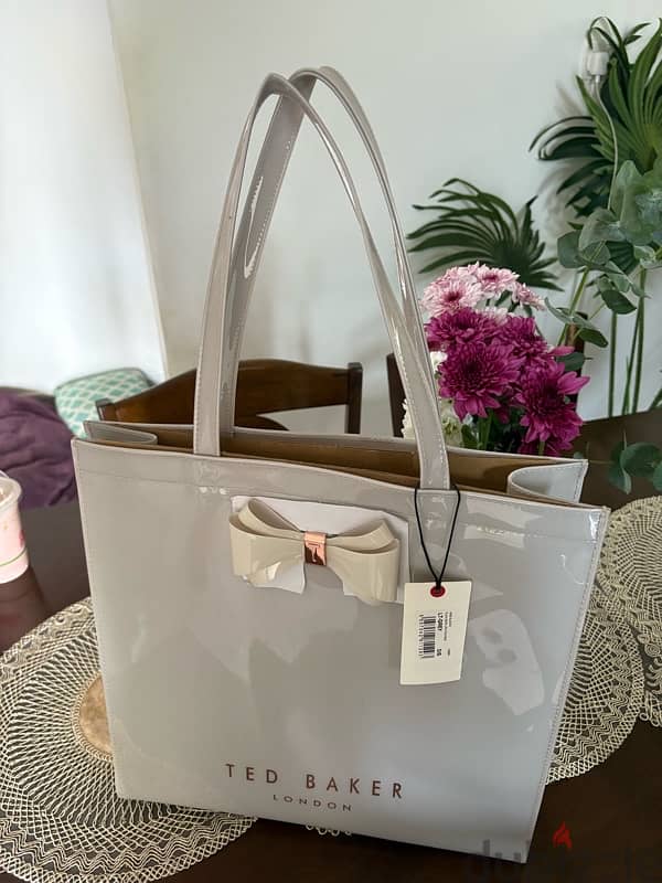 Brand new Ted Baker bag 0