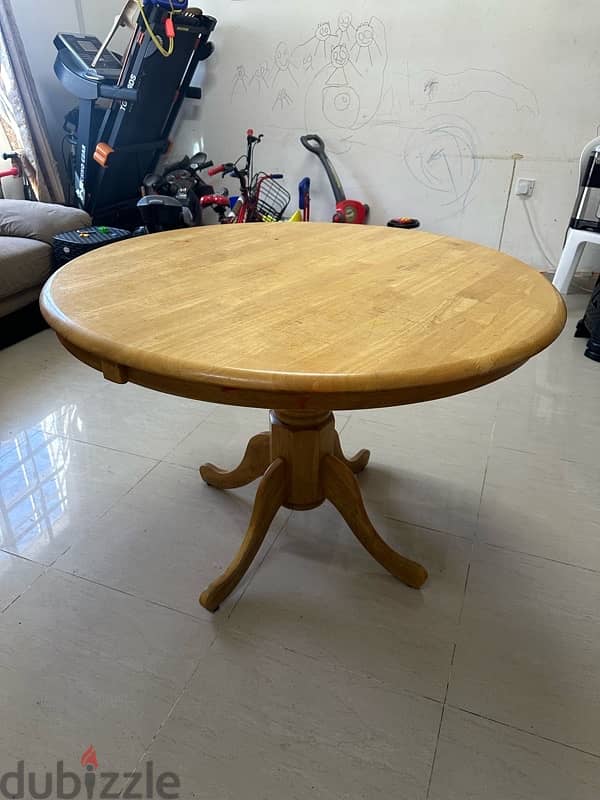 Dining Table round shape for sale 0