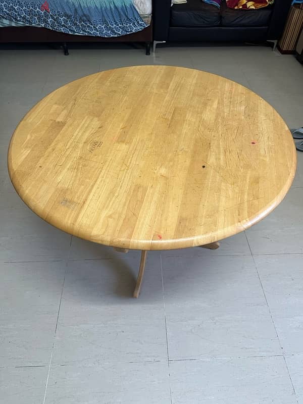 Dining Table round shape for sale 1