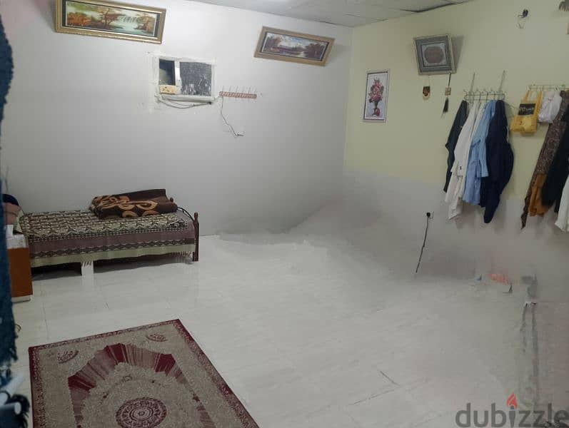 bad space available in barka souq 0