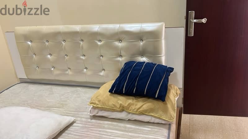 Used Bedroom set for sale 0