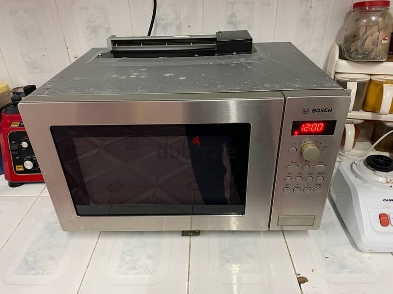 Microwave Oven & Grill  Two in One 8