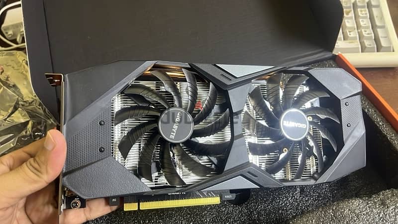 Computer Gaming Graphics Card RTX 2060 Super 1