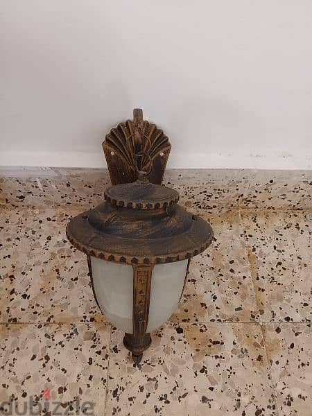 Wall Lamp in Excellent Condition 2