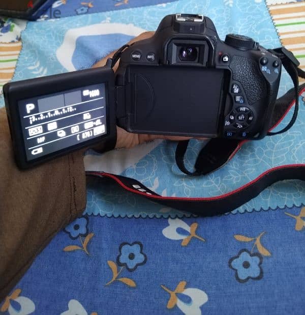 Canon 700d like new 3