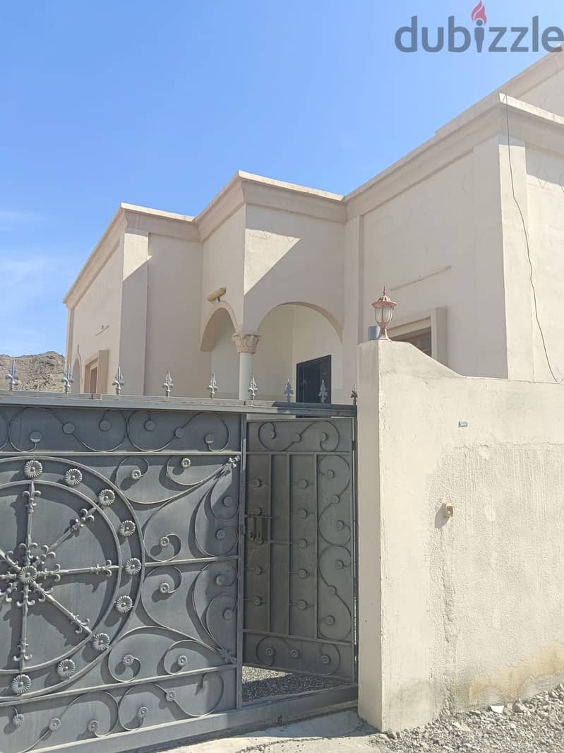 Rent for storage space  in Misfah 3