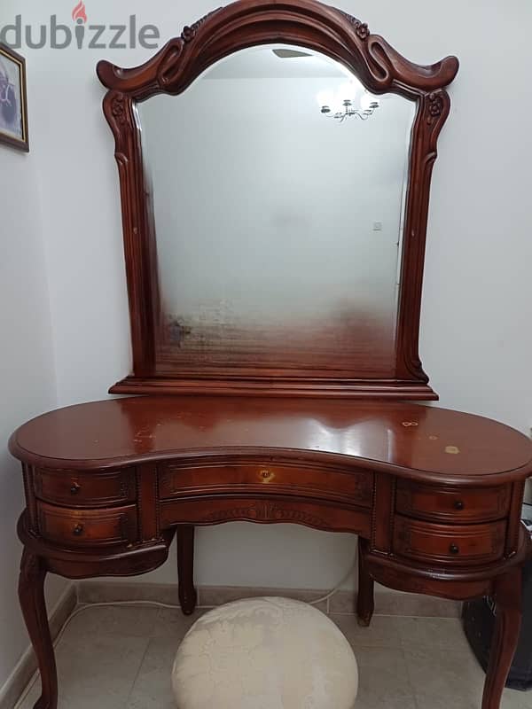 Dressing Table 0