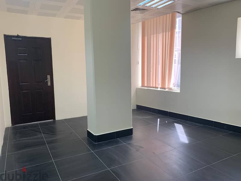 offices for rent located Madinat As Sultan Qaboos 5