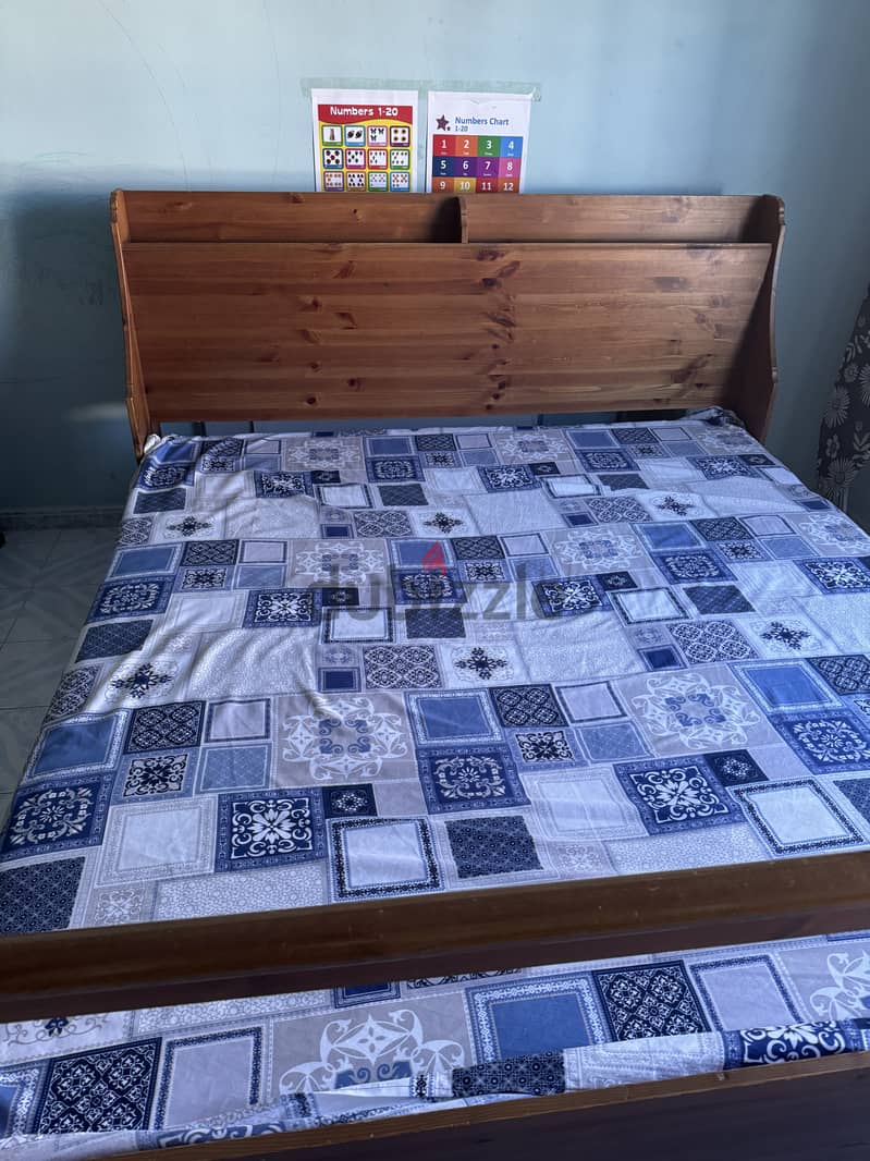 Bed & Matress 1, Glass Table 1 0