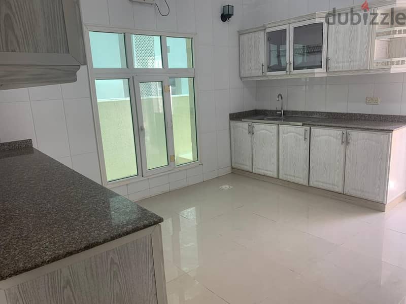 villa for rent close to the beach located al hail north 6