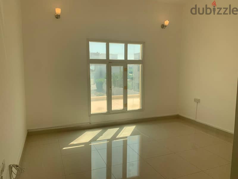 villa for rent close to the beach located al hail north 10