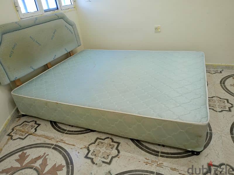 Queen Bed Without Mattress 1