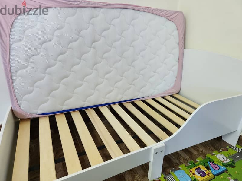 Toddler Bed with Matress سرير طفل مع الدوشك 1