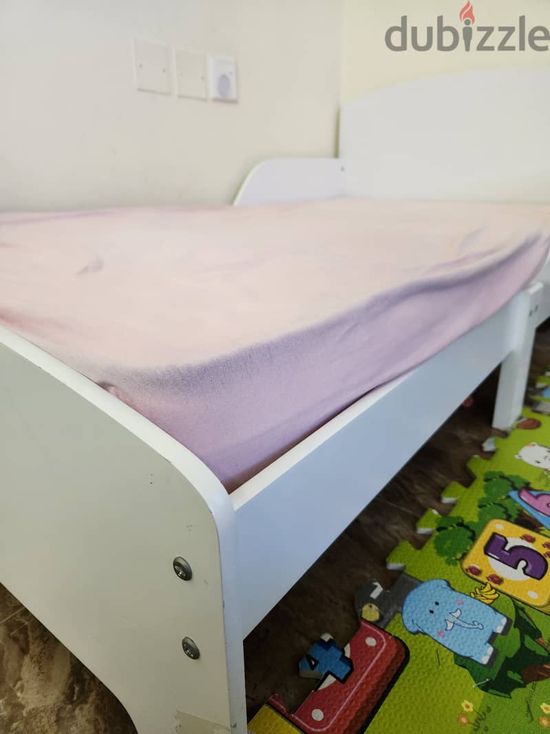 Toddler Bed with Matress سرير طفل مع الدوشك 2