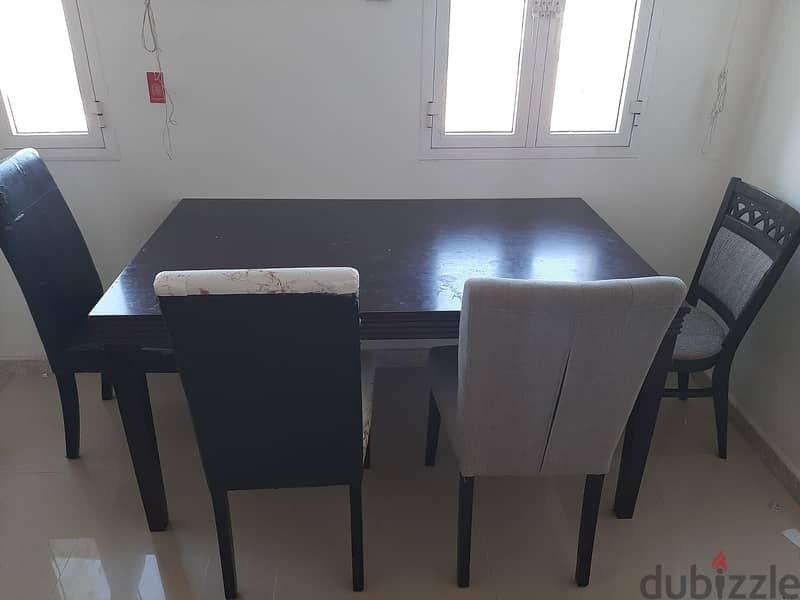 Dining Table 0