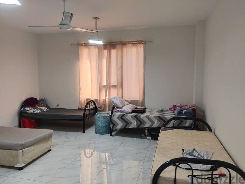 Executive bachelor bed space available for rent in alkhuwair 2