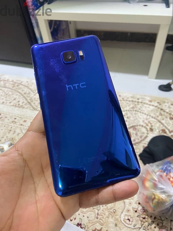 HTC ultra 4