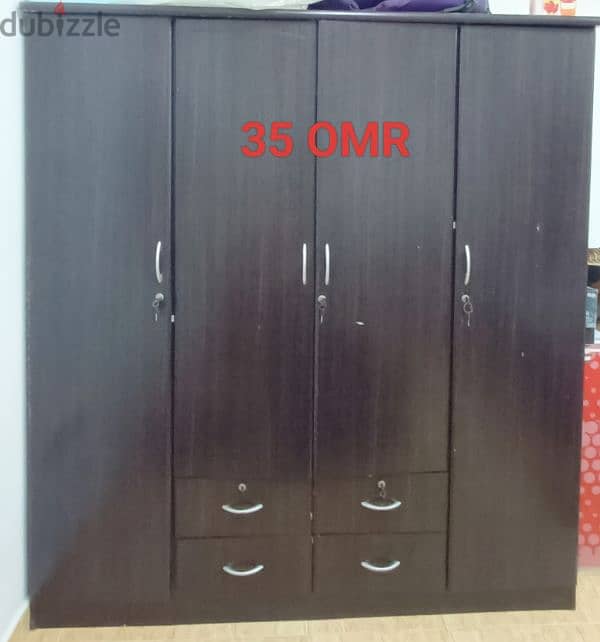 4 doors cupboard. 2