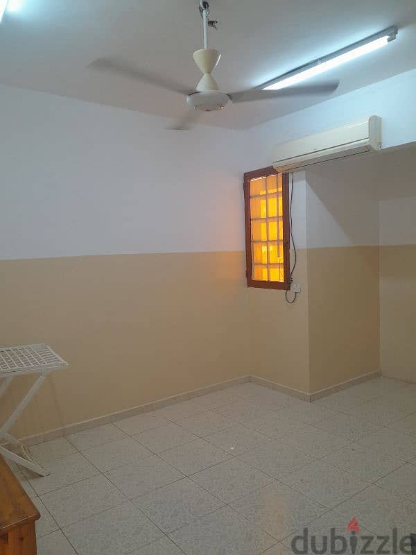 Room for rent in quram behind hala supermarket 1