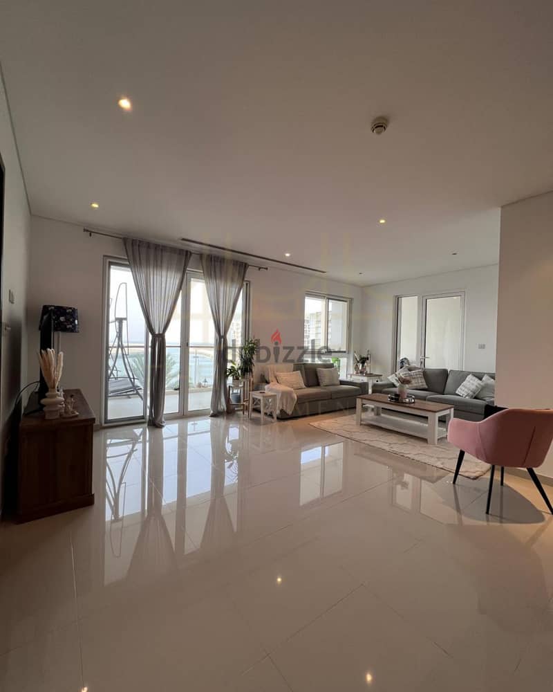 Beautiful Sea-View 2 BR Apartment in Al Mouj 2