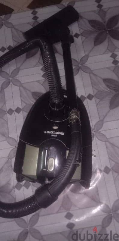 black dacker vacuum cleaner 2