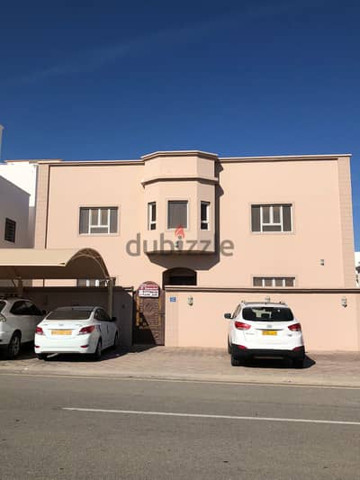 فيلا راقية للبيع في المعبيلة الجنوبية Luxury villa for sale in Maabela