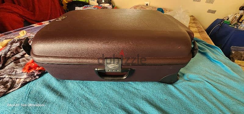 american tourister hard trolly medium size 5