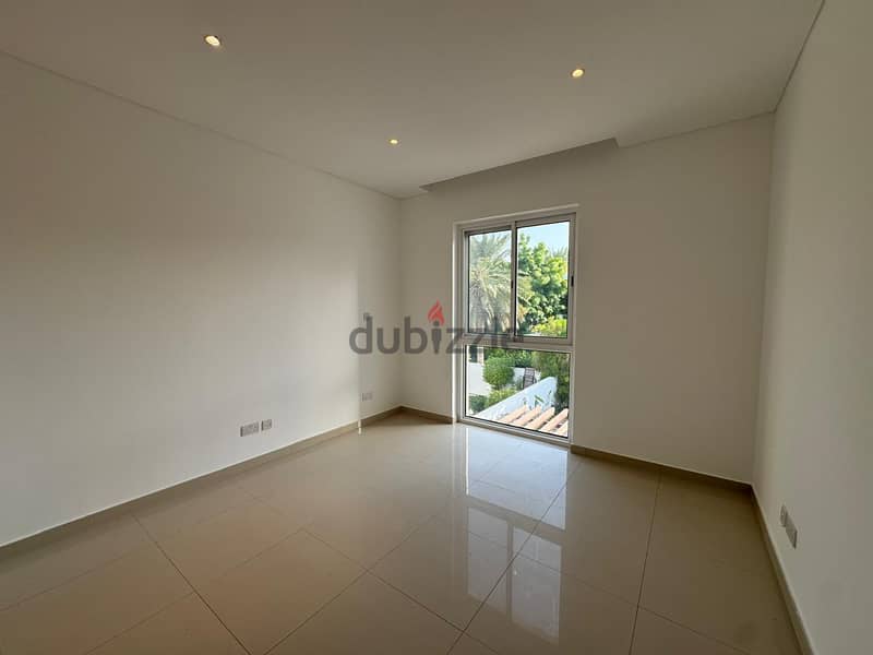 4 BR + 1 Cozy Villa with Maid’s Room in Al Mouj 9