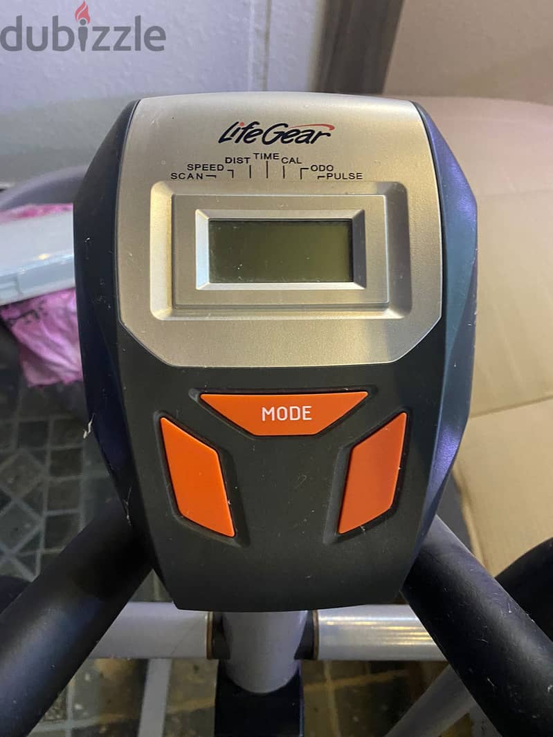 Elliptical Trainer جهاز تمرين مقاومة 1